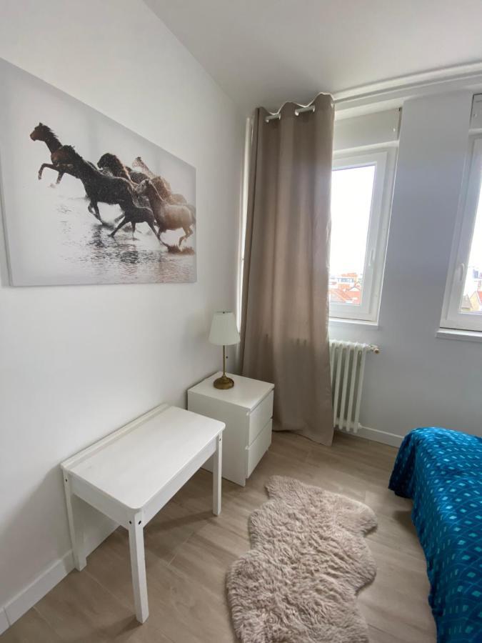 Grand Appartement Courbevoie Paris Exterior foto